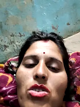 Snapshot of Bhavna8080 chatting on June 2, 11:40 pm Bhavna8080 online show from June 2, 11:40 pm