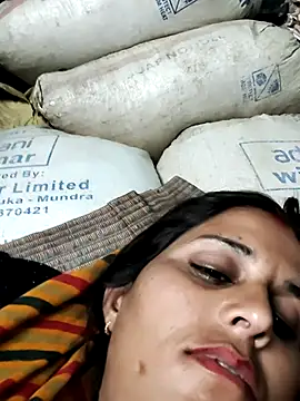 Snapshot of Bhavna8080 chatting on June 5, 10:04 pm Bhavna8080 online show from June 5, 10:04 pm