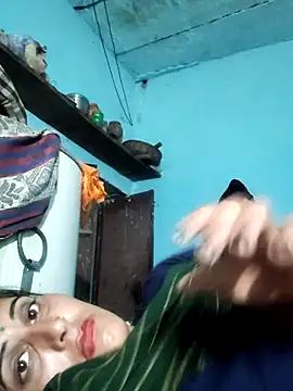 Snapshot of Bhavna8080 chatting on June 22, 10:40 pm Bhavna8080 online show from June 22, 10:40 pm