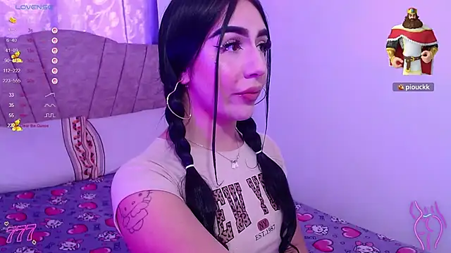 Snapshot of SweetLiamn chatting on February 25, 8:29 pm SweetLiamn online show from February 25, 8:29 pm