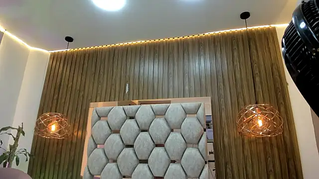 Snapshot of james__walsh chatting on February 15, 7:43 pm james walsh online show from February 15, 7:43 pm