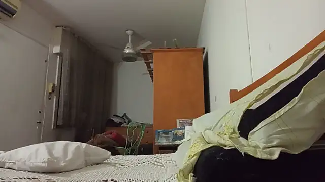 Snapshot of Marce1903 chatting on June 25, 5:12 am Marce1903 online show from June 25, 5:12 am