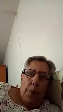 Snapshot of Marce1903 chatting on July 4, 4:07 am Marce1903 online show from July 4, 4:07 am