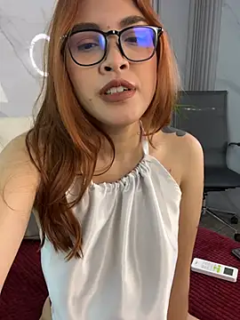 CrystalFairy007 online show from April 16, 7:31 am