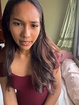 Snapshot of Lyla_Love chatting on January 14, 6:41 am Lyla Love online show from January 14, 6:41 am