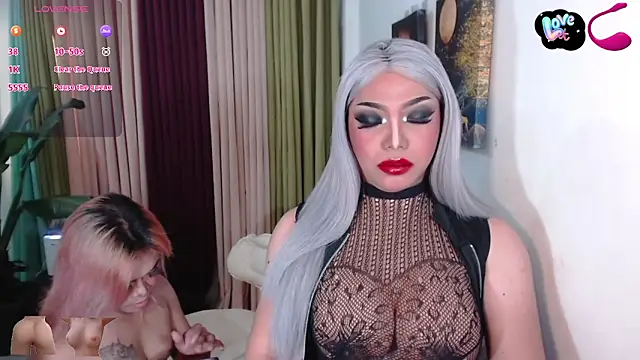 QueensOfcum online show from March 27, 1:44 am