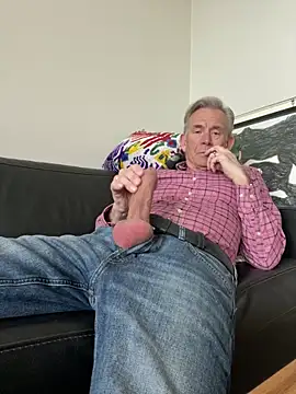 Pierre4tjyxx online show from February 22, 12:15 pm