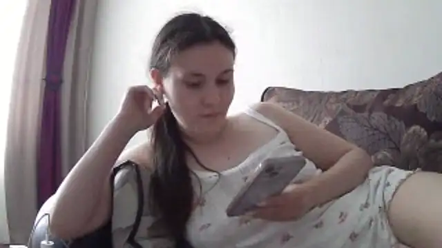 Snapshot of LanaLive chatting on June 28, 11:27 am LanaLive online show from June 28, 11:27 am