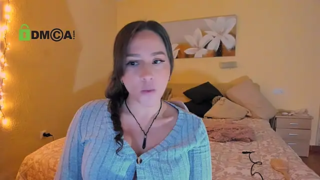 juliiaroberts online show from March 22, 3:32 am