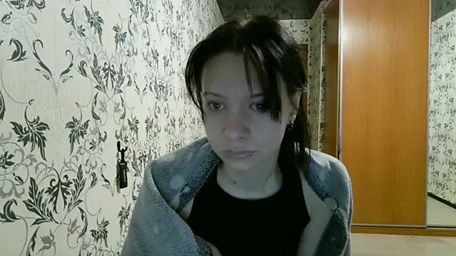 LxayBloom online show from April 17, 2:03 am