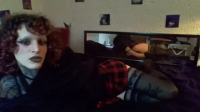 Snapshot of gracelustxx chatting on February 13, 4:36 pm gracelustxx online show from February 13, 4:36 pm