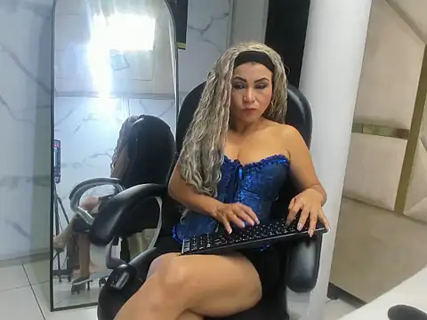 LauraScarlet online show from January 13, 9:09 pm