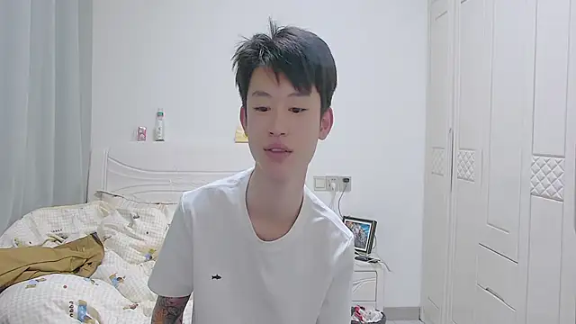 Snapshot of your-cake chatting on April 1, 1:23 pm your-cake online show from April 1, 1:23 pm