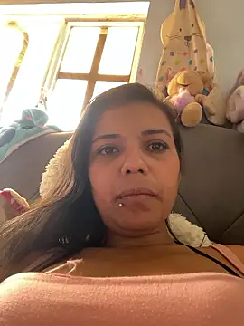 Snapshot of cinthia2011 chatting on January 18, 6:01 pm cinthia2011 online show from January 18, 6:01 pm