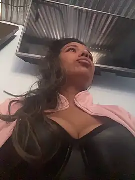 Snapshot of cinthia2011 chatting on February 3, 6:57 pm cinthia2011 online show from February 3, 6:57 pm