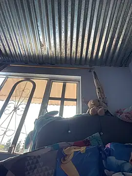 Snapshot of cinthia2011 chatting on February 4, 5:52 pm cinthia2011 online show from February 4, 5:52 pm