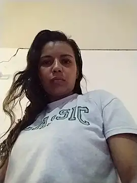 Snapshot of cinthia2011 chatting on February 27, 9:04 pm cinthia2011 online show from February 27, 9:04 pm