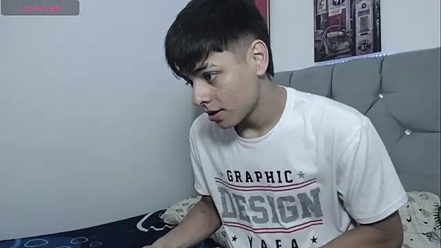 Loganjhonson19 online show from January 16, 2:04 am