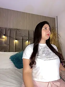 Snapshot of MiiaGreys chatting on February 4, 8:14 pm MiiaGreys online show from February 4, 8:14 pm