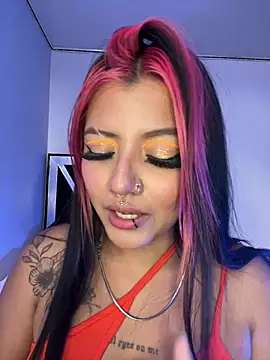 queen of you heart online show from August 5, 6:55 pm