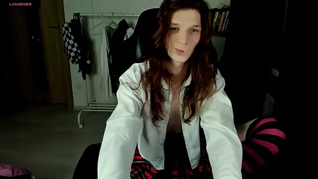 iceseeker2 online show from March 14, 9:42 pm