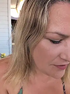 Pxetiteblonde1 online show from July 9, 11:25 am