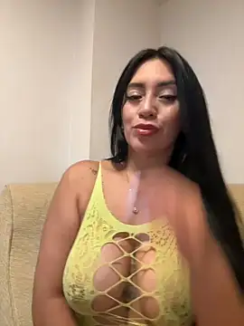 Snapshot of nataliia_queen_ chatting on June 27, 5:01 am nataliia queen online show from June 27, 5:01 am