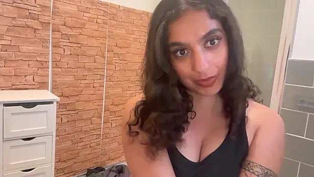 Snapshot of fayfay21@xh chatting on May 1, 7:51 pm fayfay21xh online show from May 1, 7:51 pm