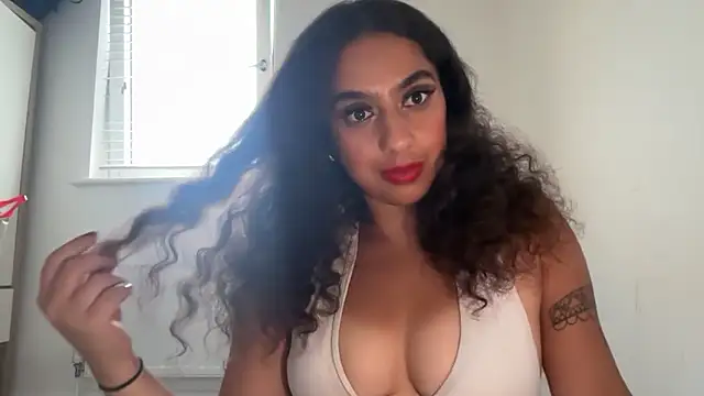 Snapshot of fayfay21@xh chatting on June 7, 6:11 pm fayfay21xh online show from June 7, 6:11 pm