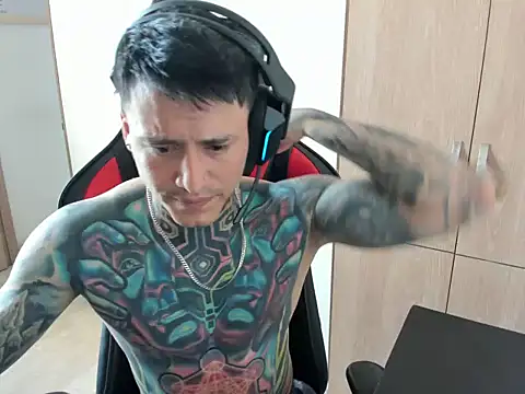 Chrissblack online show from March 4, 1:50 pm