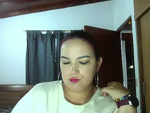 Roja tentacion online show from May 13, 9:00 pm