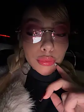 Ginevrafedez online show from March 7, 3:14 am