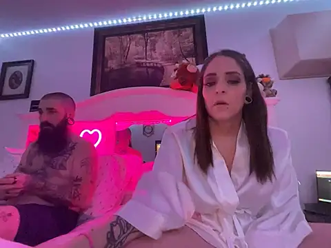 Snapshot of aria_lee1987 chatting on February 4, 3:01 am aria lee1987 online show from February 4, 3:01 am