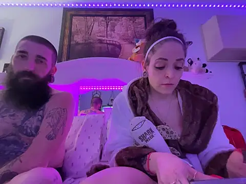 Snapshot of aria_lee1987 chatting on February 13, 4:08 am aria lee1987 online show from February 13, 4:08 am