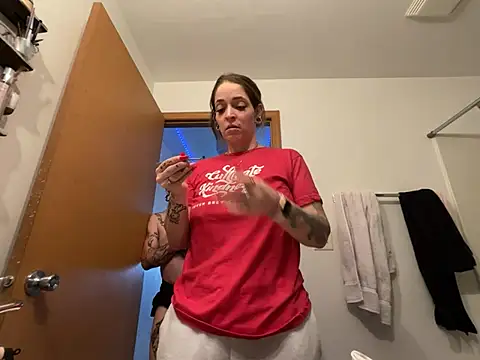 Snapshot of aria_lee1987 chatting on February 22, 6:06 pm aria lee1987 online show from February 22, 6:06 pm