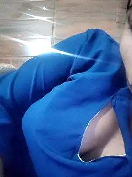 catstar143 online show from March 26, 7:41 pm