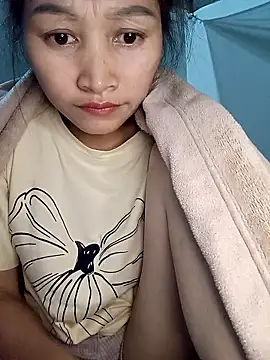 Snapshot of yumyum112 chatting on January 19, 2:43 pm yumyum112 online show from January 19, 2:43 pm