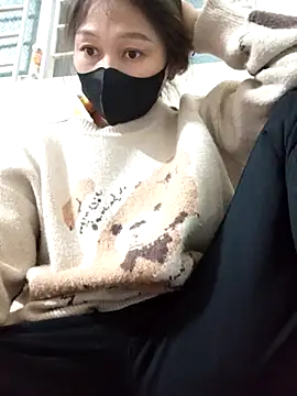 Snapshot of yumyum112 chatting on February 2, 10:47 am yumyum112 online show from February 2, 10:47 am