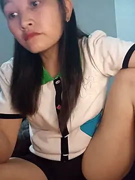 Snapshot of yumyum112 chatting on February 16, 2:02 pm yumyum112 online show from February 16, 2:02 pm