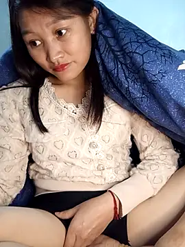 Snapshot of yumyum112 chatting on February 17, 2:08 am yumyum112 online show from February 17, 2:08 am