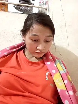 Snapshot of yumyum112 chatting on February 25, 1:21 pm yumyum112 online show from February 25, 1:21 pm