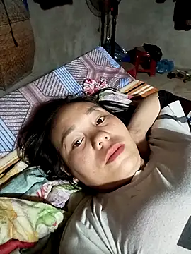 Snapshot of vanvan005 chatting on February 2, 11:25 pm vanvan005 online show from February 2, 11:25 pm