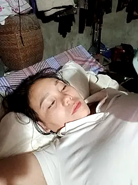 Snapshot of vanvan005 chatting on February 14, 11:23 pm vanvan005 online show from February 14, 11:23 pm