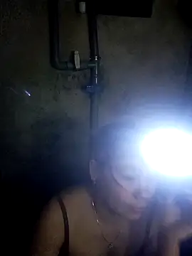 Snapshot of vanvan005 chatting on February 24, 11:52 am vanvan005 online show from February 24, 11:52 am