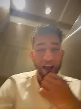 Snapshot of liam_bronw chatting on June 19, 8:01 pm liam bronw online show from June 19, 8:01 pm