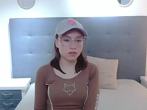 mia vegga online show from January 6, 8:01 pm