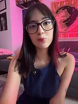 HinaSweet online show from May 18, 1:02 am