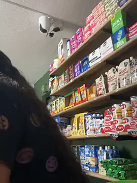 Snapshot of lannabellx chatting on February 2, 8:40 pm lannabellx online show from February 2, 8:40 pm