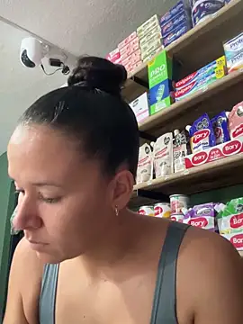 Snapshot of lannabellx chatting on February 3, 10:26 pm lannabellx online show from February 3, 10:26 pm