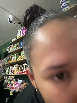 Snapshot of lannabellx chatting on March 1, 3:19 am lannabellx online show from March 1, 3:19 am